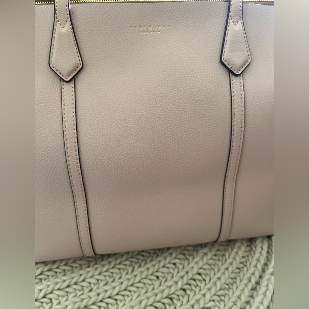 Tory Burch purse. - Picture 7 of 12